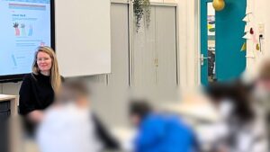 Huid in de Klas - Huidtherapie les op de basisschool door Huidtherapeut Ilse